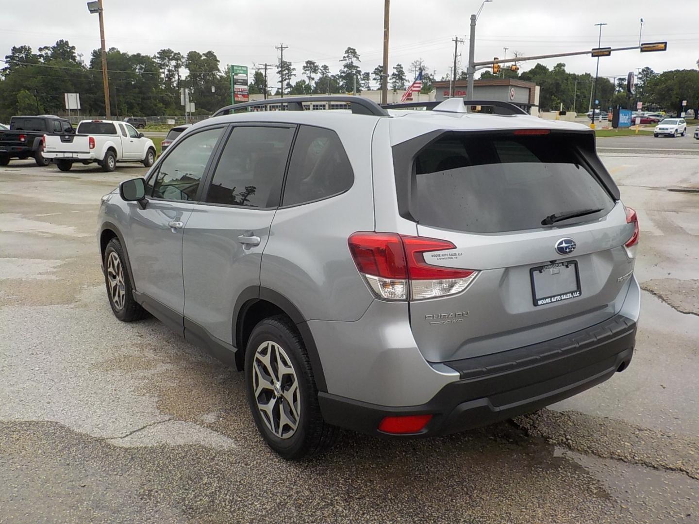2021 Silver /Black Subaru Forester (JF2SKAJC4MH) , Automatic transmission, located at 1617 W Church Street, Livingston, TX, 77351, (936) 327-3600, 30.710995, -94.951157 - This vehicle is just BEGGIING to be taken to the mountains this summer!! Come check it out for yourself! - Photo#5